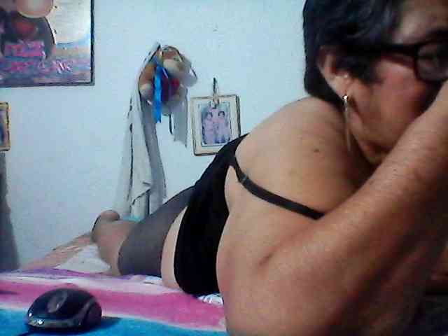 maturehornykinky webcam