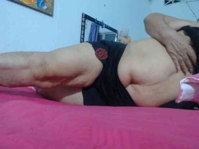 maturehornykinky webcam