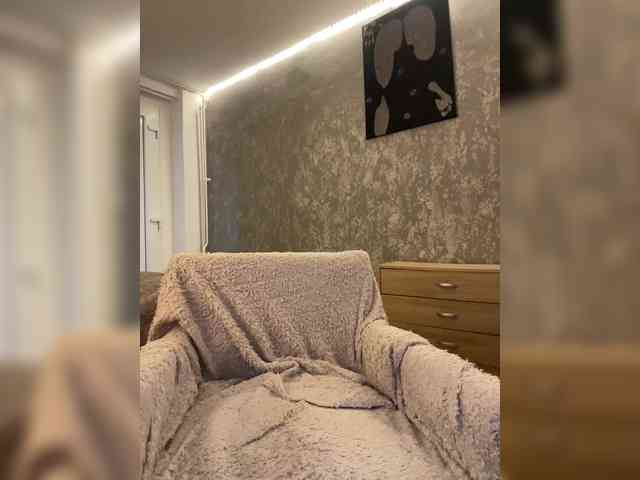 TianaCharmi webcam