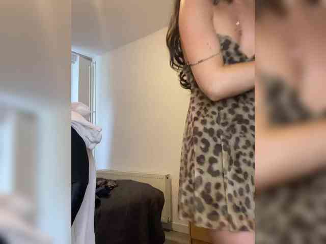 TianaCharmi webcam