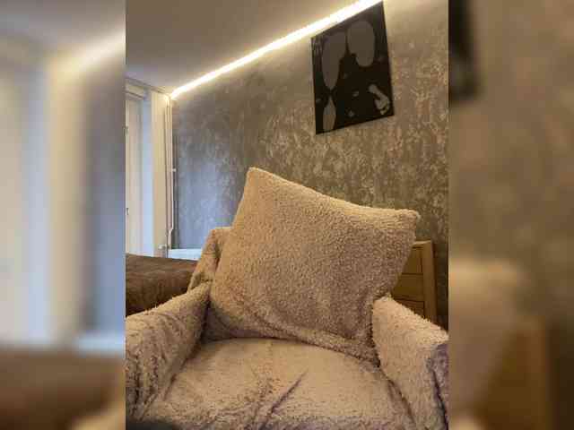 TianaCharmi webcam