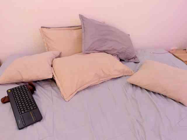 VeronicaSpencer webcam