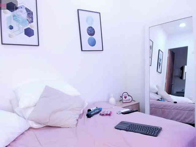VeronicaSpencer webcam