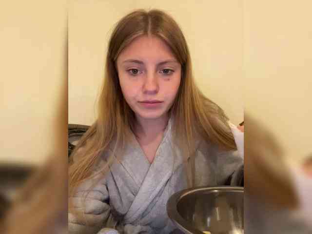MiriamLuxy webcam