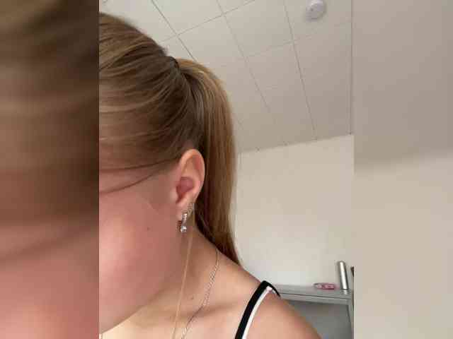 MiriamLuxy webcam