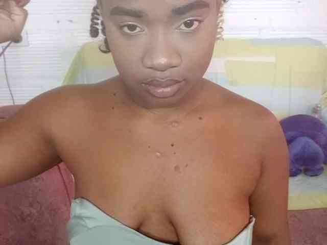 Chanellmontes121 webcam