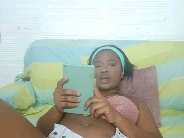 Chanellmontes121 webcam