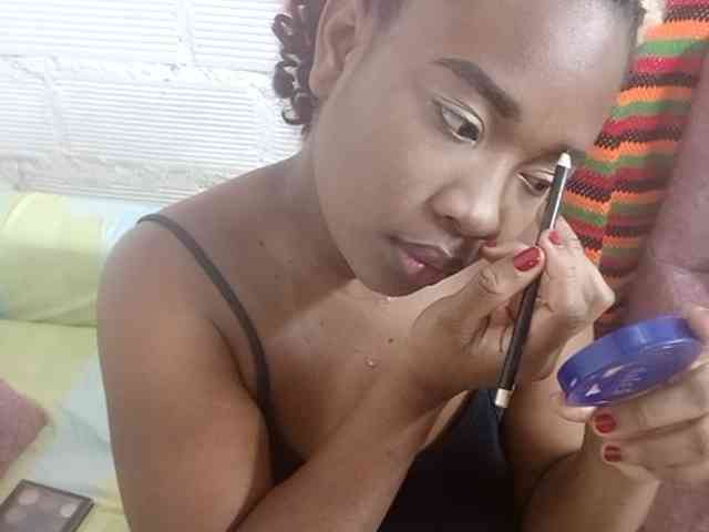 Chanellmontes121 webcam