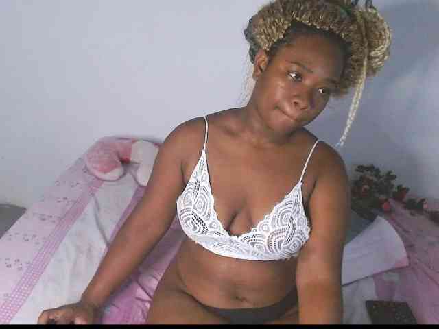 Chanellmontes121 webcam