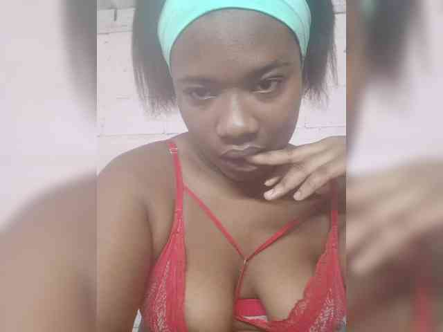 Chanellmontes121 webcam