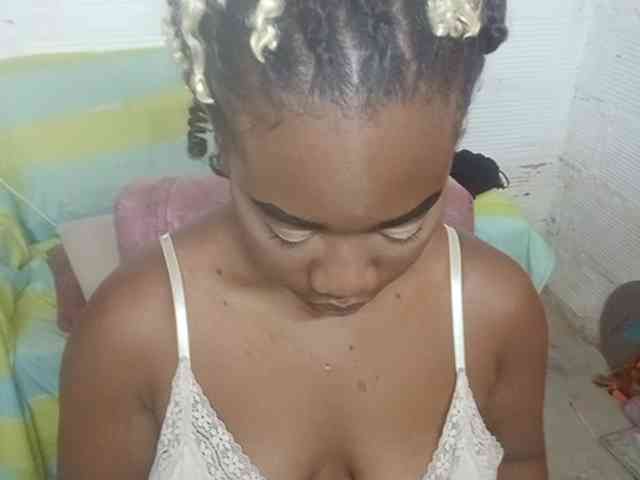 Chanellmontes121 webcam