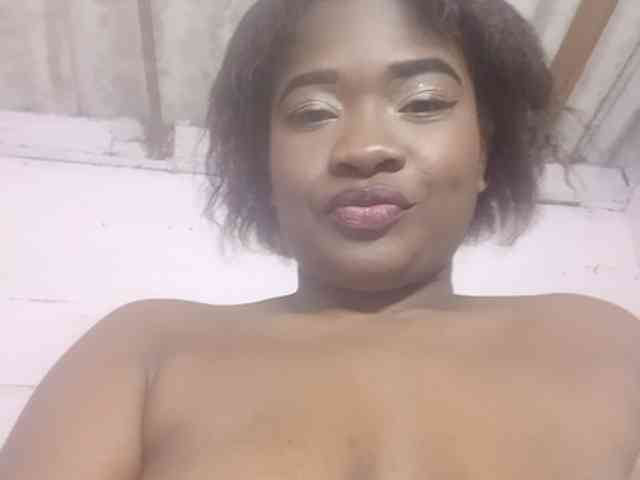 Chanellmontes121 webcam