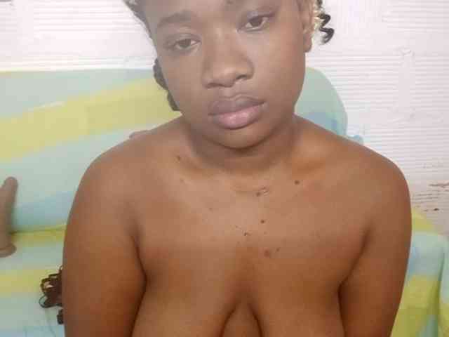 Chanellmontes121 webcam