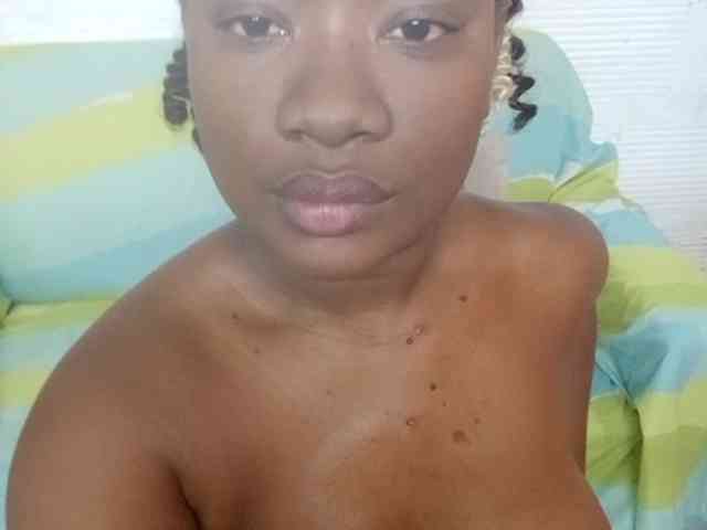 Chanellmontes121 webcam