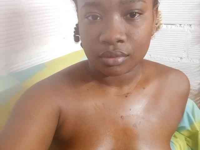 Chanellmontes121 webcam