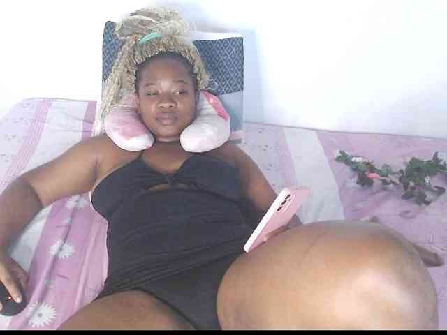 Chanellmontes121 Live Webcam on BongaCams