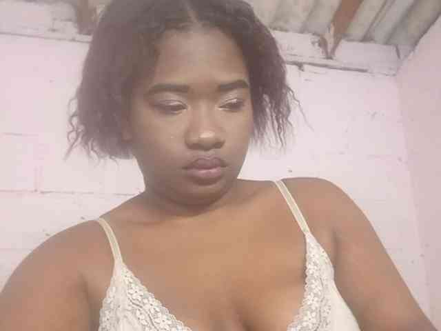 Chanellmontes121 webcam