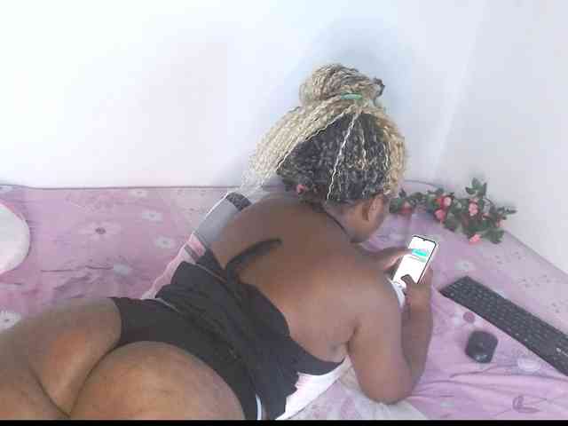 Chanellmontes121 webcam