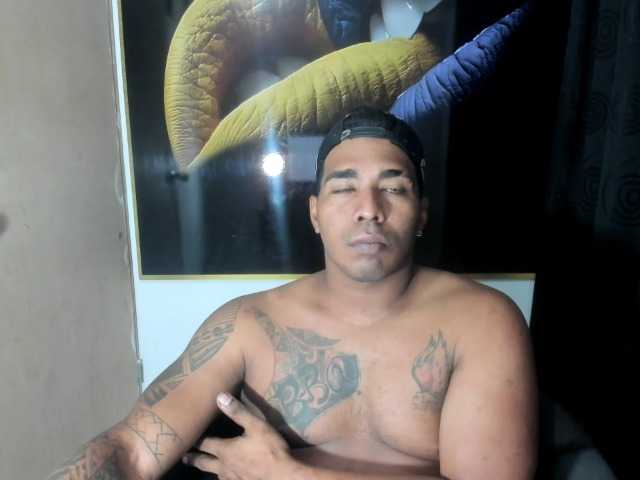 Blackmanghugecock