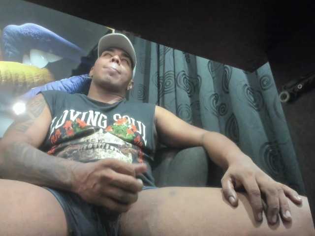 Blackmanghugecock