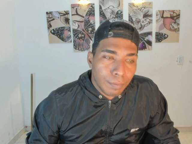 Blackmanghugecock