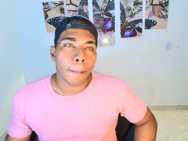 Blackmanghugecock