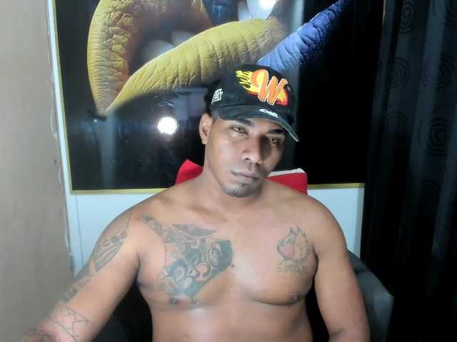 Blackmanghugecock