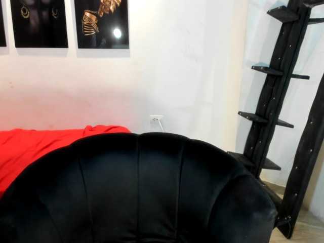 Blackmanghugecock