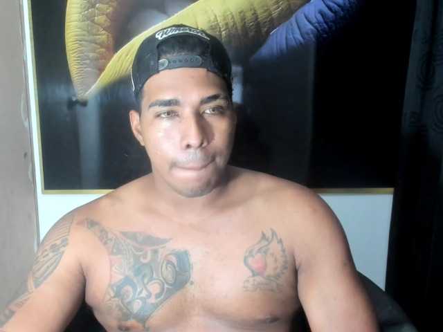 Blackmanghugecock