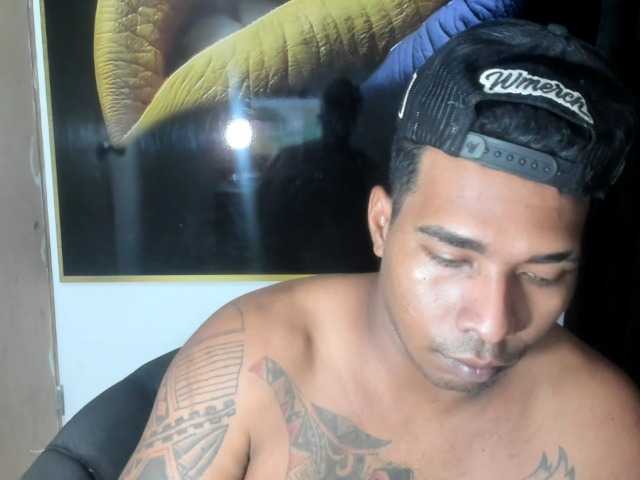 Blackmanghugecock
