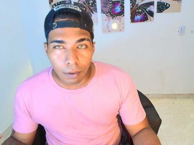 Blackmanghugecock