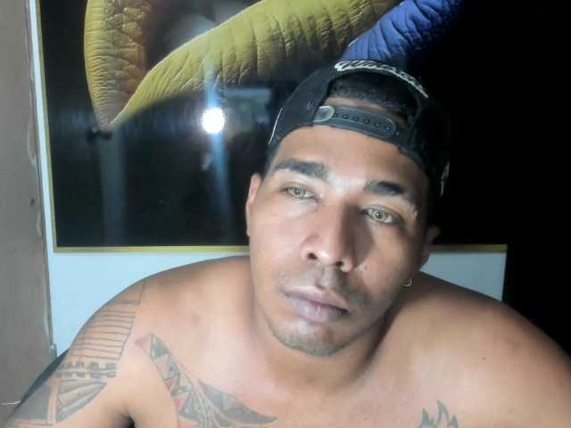 Blackmanghugecock