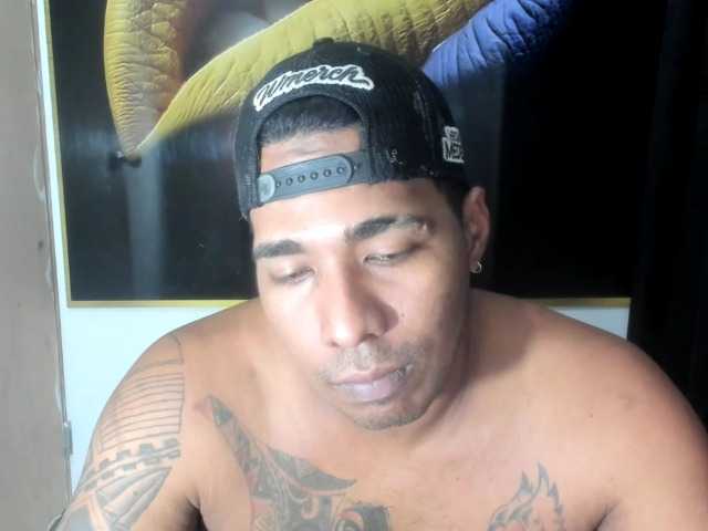 Blackmanghugecock