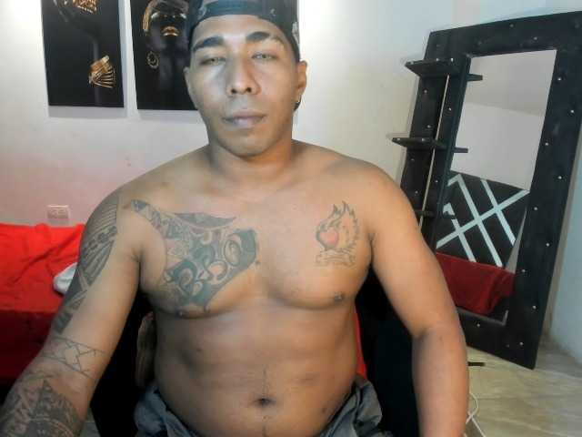 Blackmanghugecock