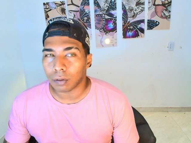 Blackmanghugecock