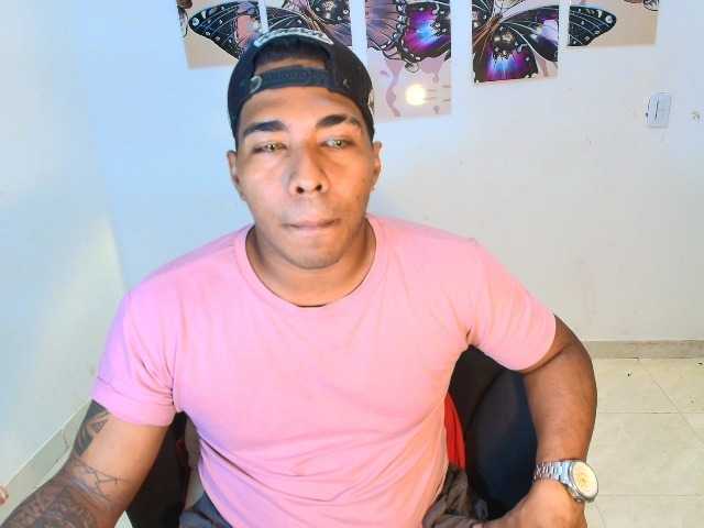 Blackmanghugecock