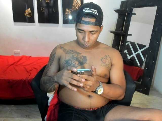 Blackmanghugecock