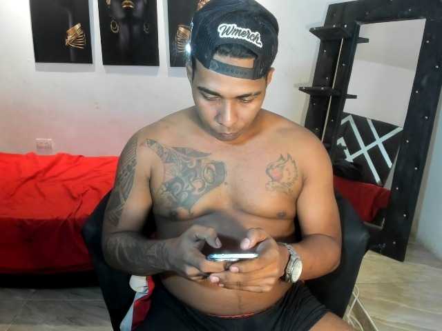 Blackmanghugecock