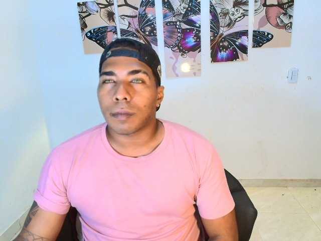 Blackmanghugecock