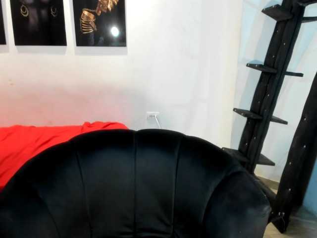 Blackmanghugecock
