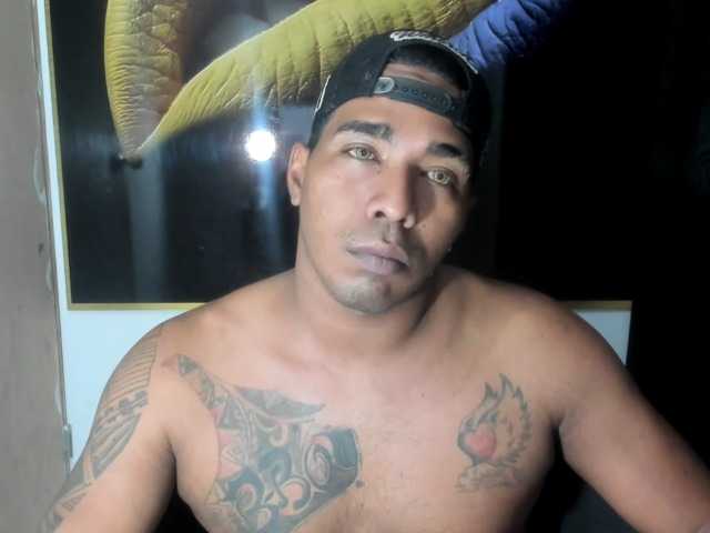 Blackmanghugecock