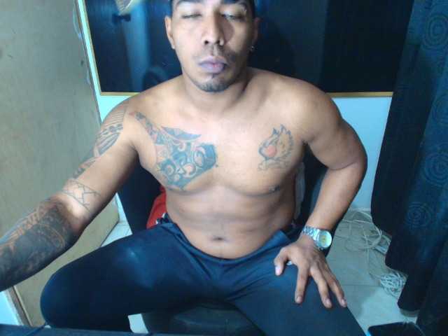 Blackmanghugecock