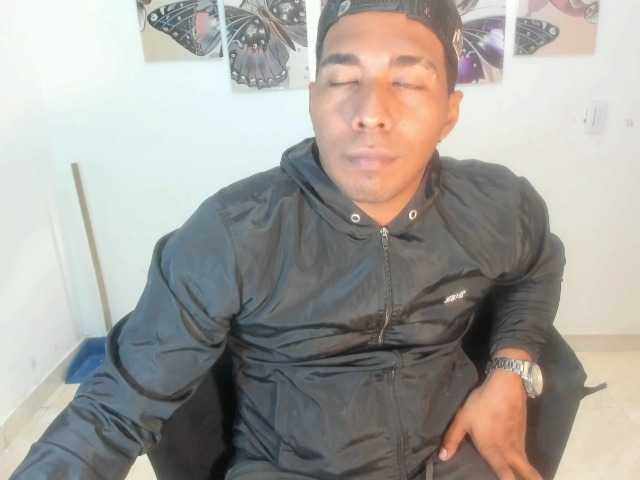 Blackmanghugecock