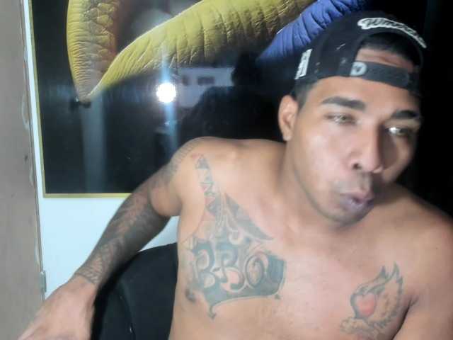 Blackmanghugecock