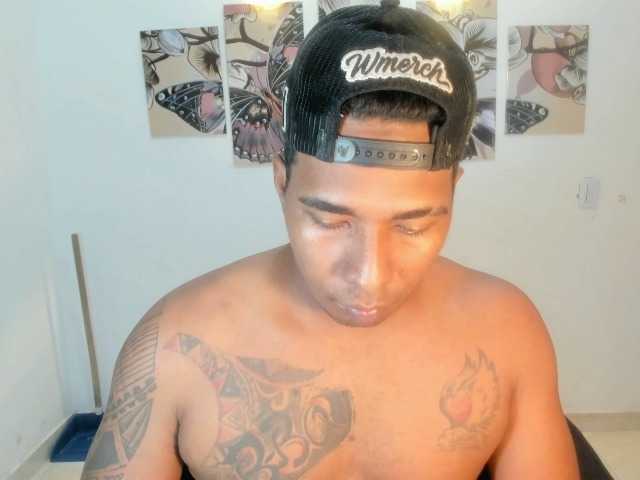 Blackmanghugecock