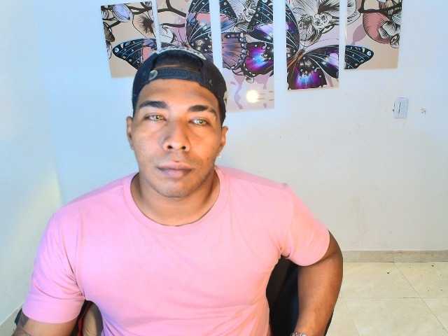 Blackmanghugecock