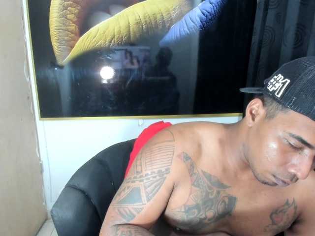 Blackmanghugecock