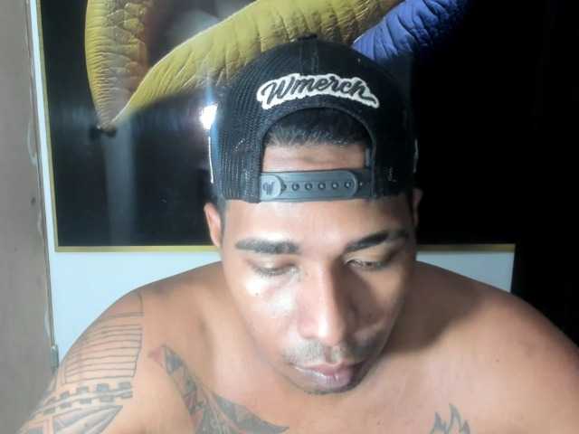 Blackmanghugecock