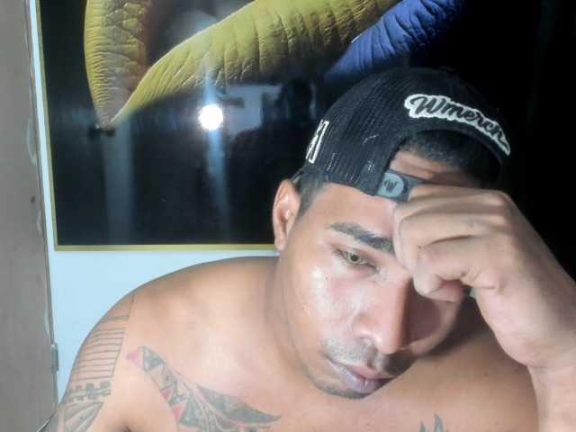 Blackmanghugecock
