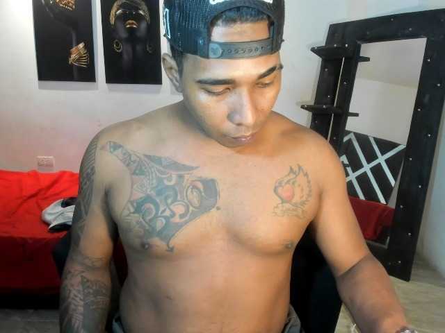 Blackmanghugecock
